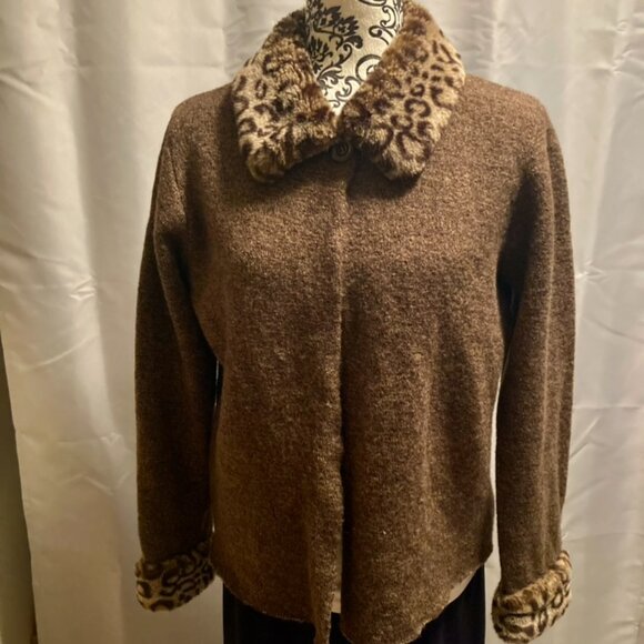 Alexandra Bartlett ~ Medium ~Wool Sweater Jacket, w/Leopard Print Collar + Cuffs - Picture 3 of 12